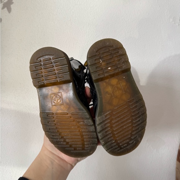 Girls 8C Dr. Martens Boots - Picture 5 of 6